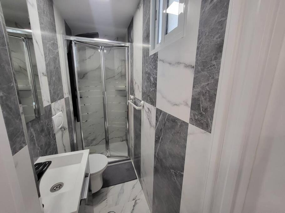 Las Canteras New 2 Bedrooms Flat At The Beach Parking Optional Las Palmas de Gran Canaria Exteriör bild