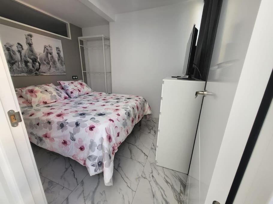Las Canteras New 2 Bedrooms Flat At The Beach Parking Optional Las Palmas de Gran Canaria Exteriör bild
