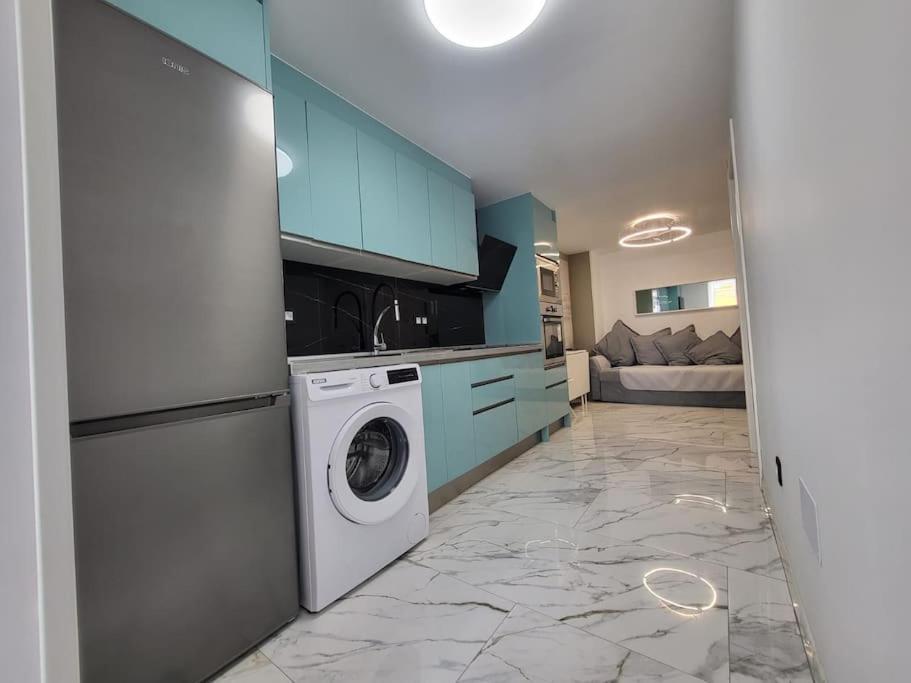 Las Canteras New 2 Bedrooms Flat At The Beach Parking Optional Las Palmas de Gran Canaria Exteriör bild
